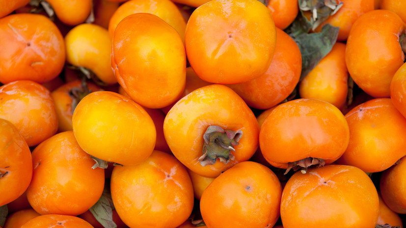 Doctor Khaikina advised including persimmons and nuts in children’s diets in winter